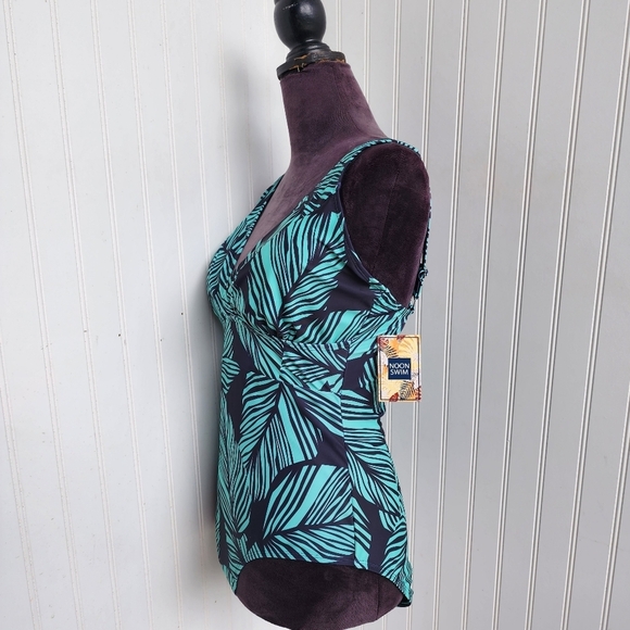 $60 NWT NOON SWIM Women's Halter 1 Piece Swimming Suit Green Leaf V- NECK Sz 18 - Picture 4 of 13